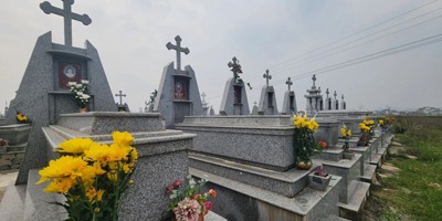 THÁNG NHỚ ƠN BẰNG LỜI KINH